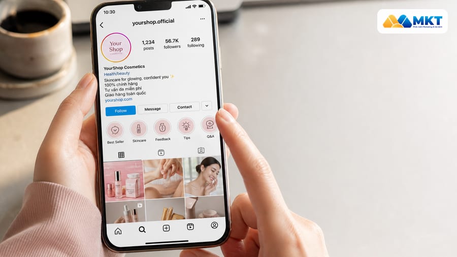 Kiểm tra hồ sơ bán hàng trước khi tăng follow Instagram người thật Người dùng kiểm tra hồ sơ khi tăng follow Instagram người thật trên điện thoại